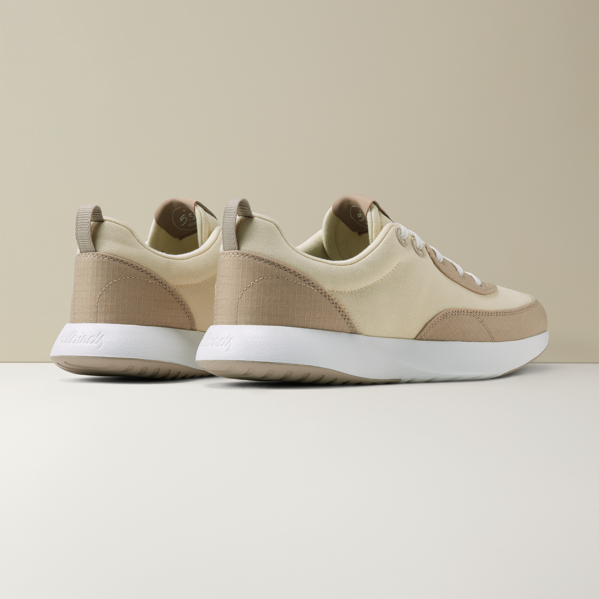 Women's Courier, Stoney Cream, Rugged Beige (Natural White)