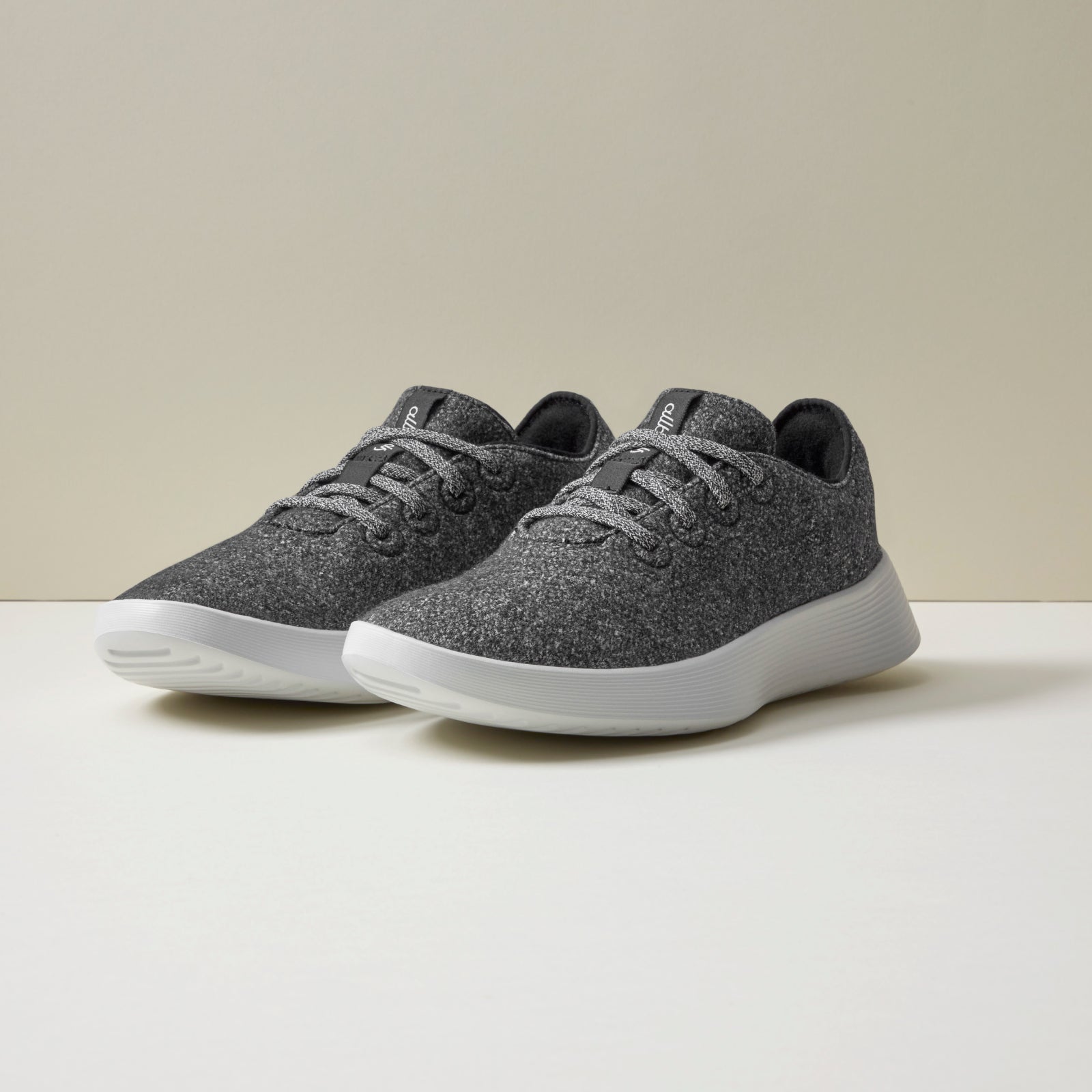 Men's Wool Runner 2, Dark Grey (Light Grey Sole)